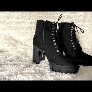 new boot from forever 21 so cute don't fit me